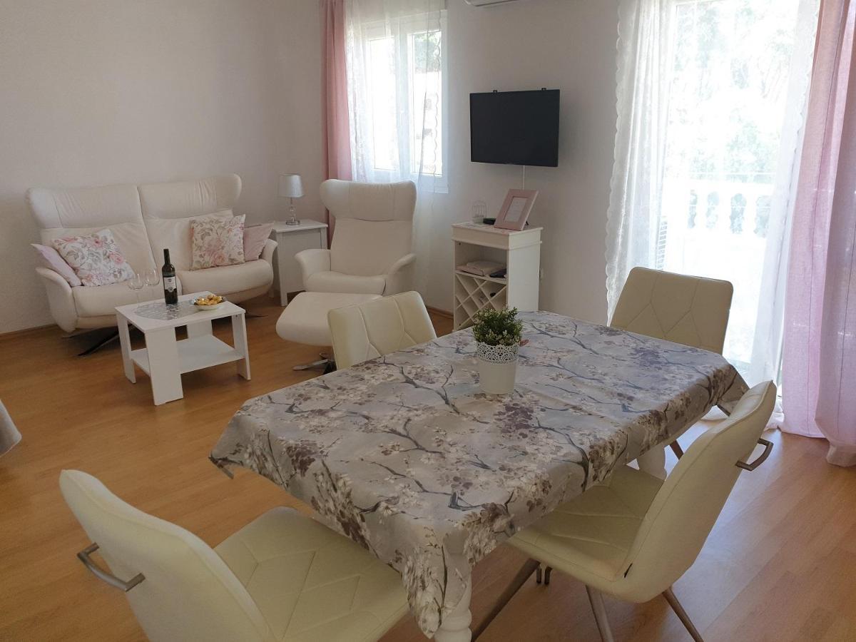 Apartments Mare Banjol Zewnętrze zdjęcie